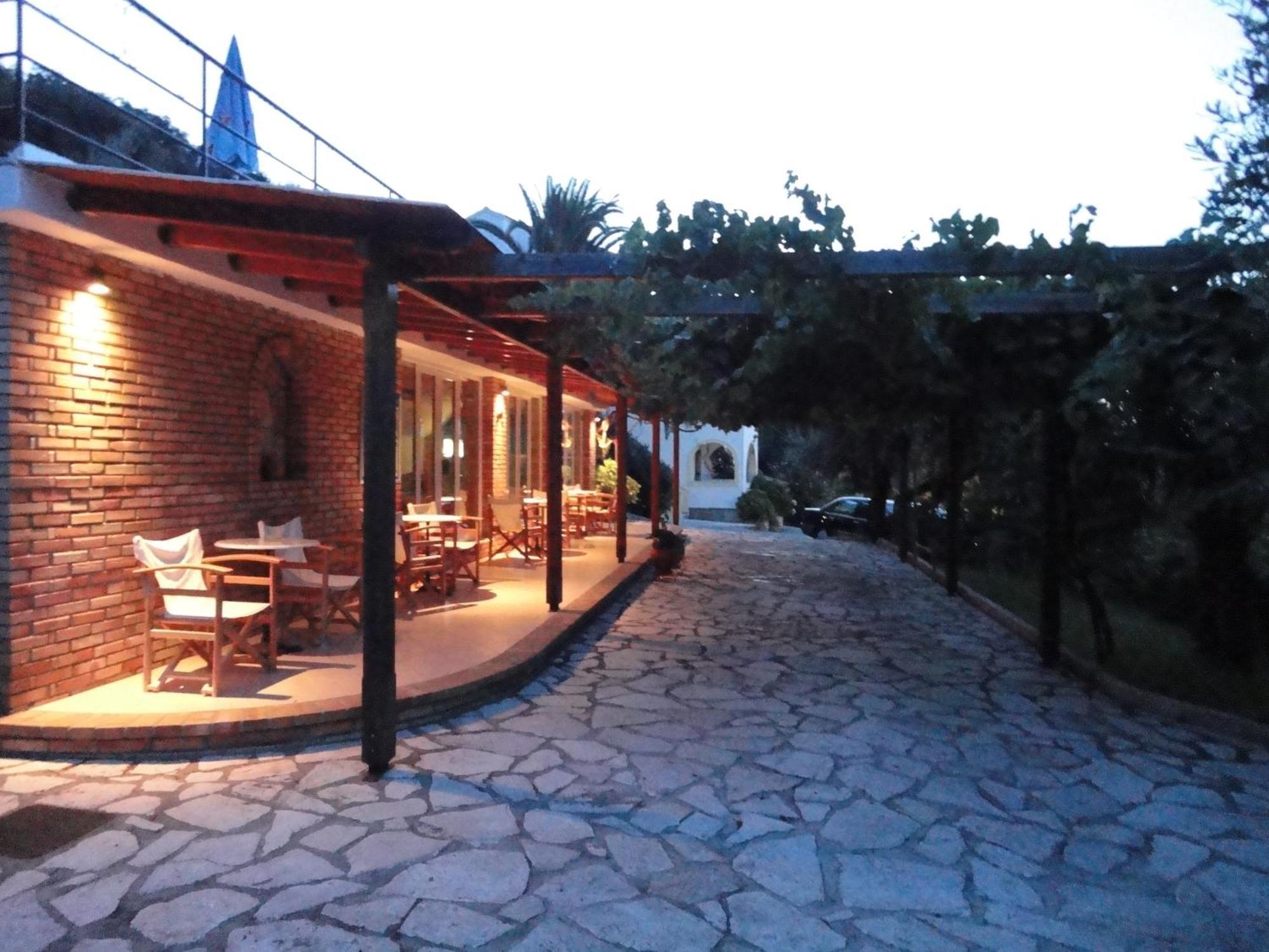 Dionysos Apartments Apraos Exterior photo